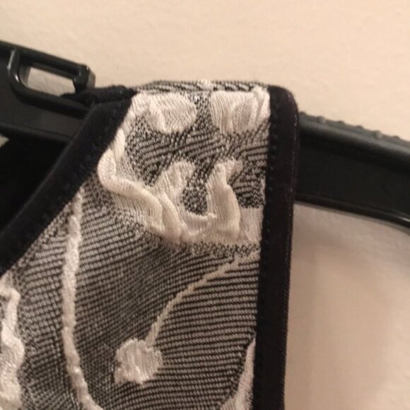 🖤 Vintage Bebe Women’s Sleeveless Floral Top | Size L - Picture 7 of 8